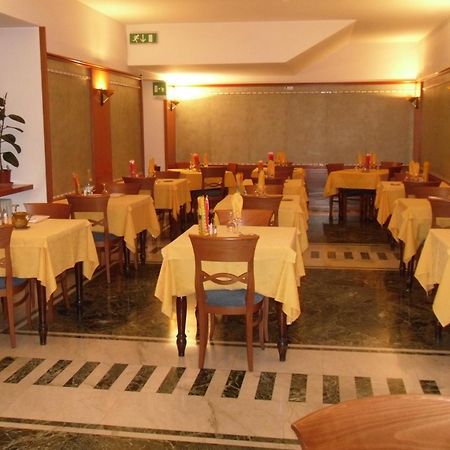 Hotel Centrale San Pellegrino Terme Eksteriør billede