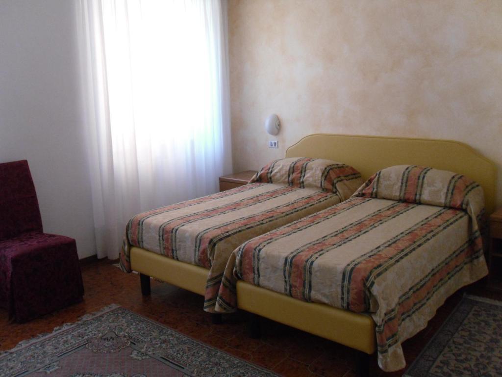 Hotel Centrale San Pellegrino Terme Værelse billede